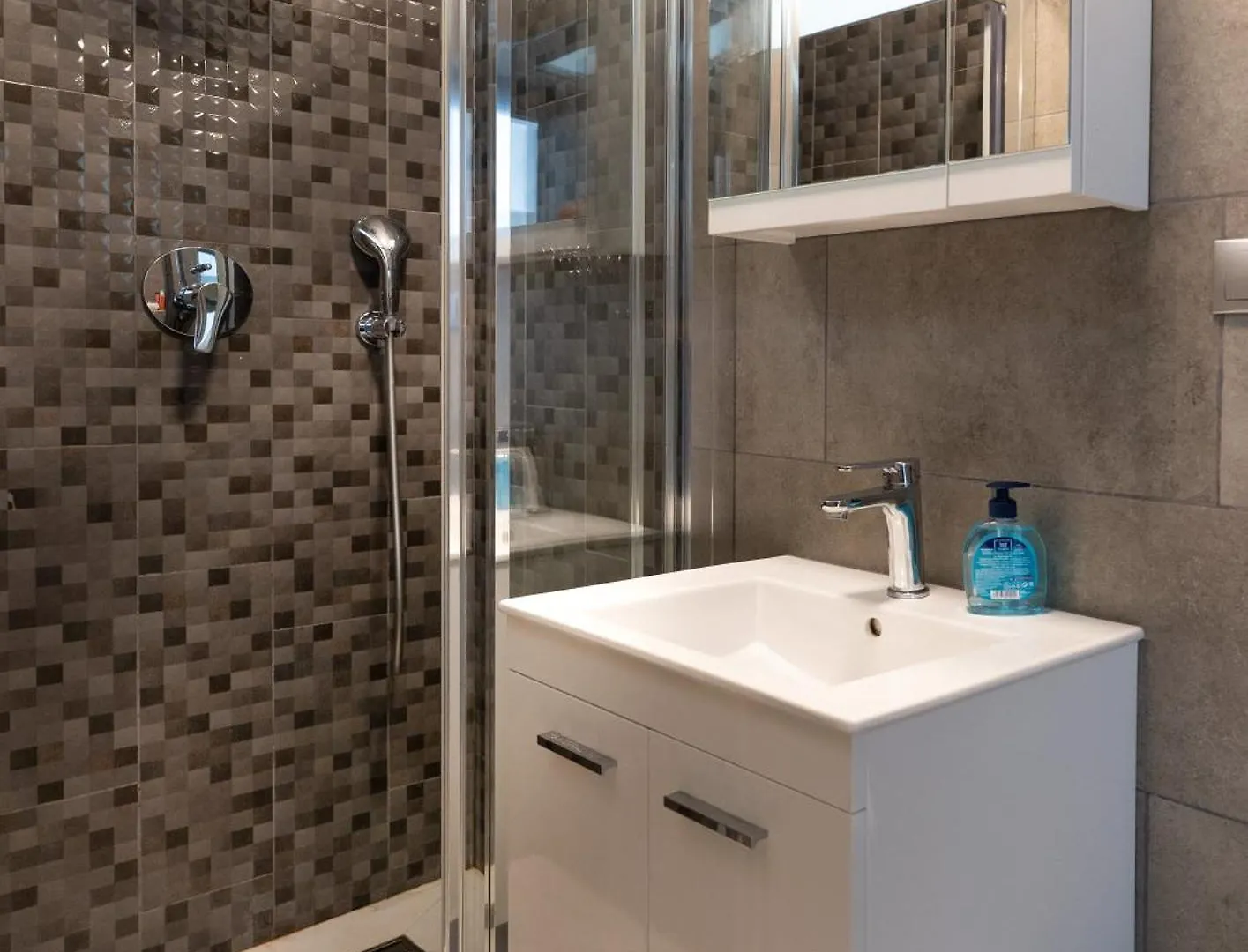 Central Thessaloniki Complex Apartment